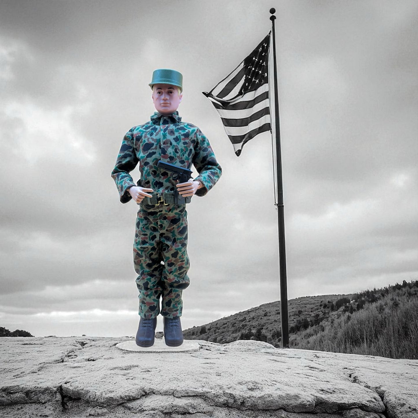 1964 Hasbro G.I. Joe Blonde “Scarface” Figure Outfits & Accessories – Original Vintage