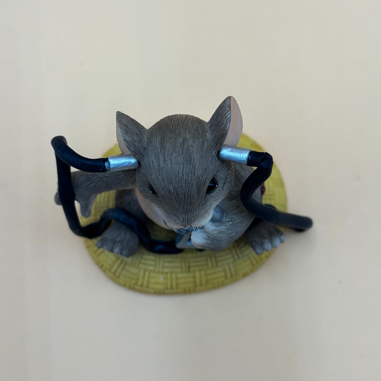 Charming Tails "Listen To Your Heart" Figurine #89/152 - With Box