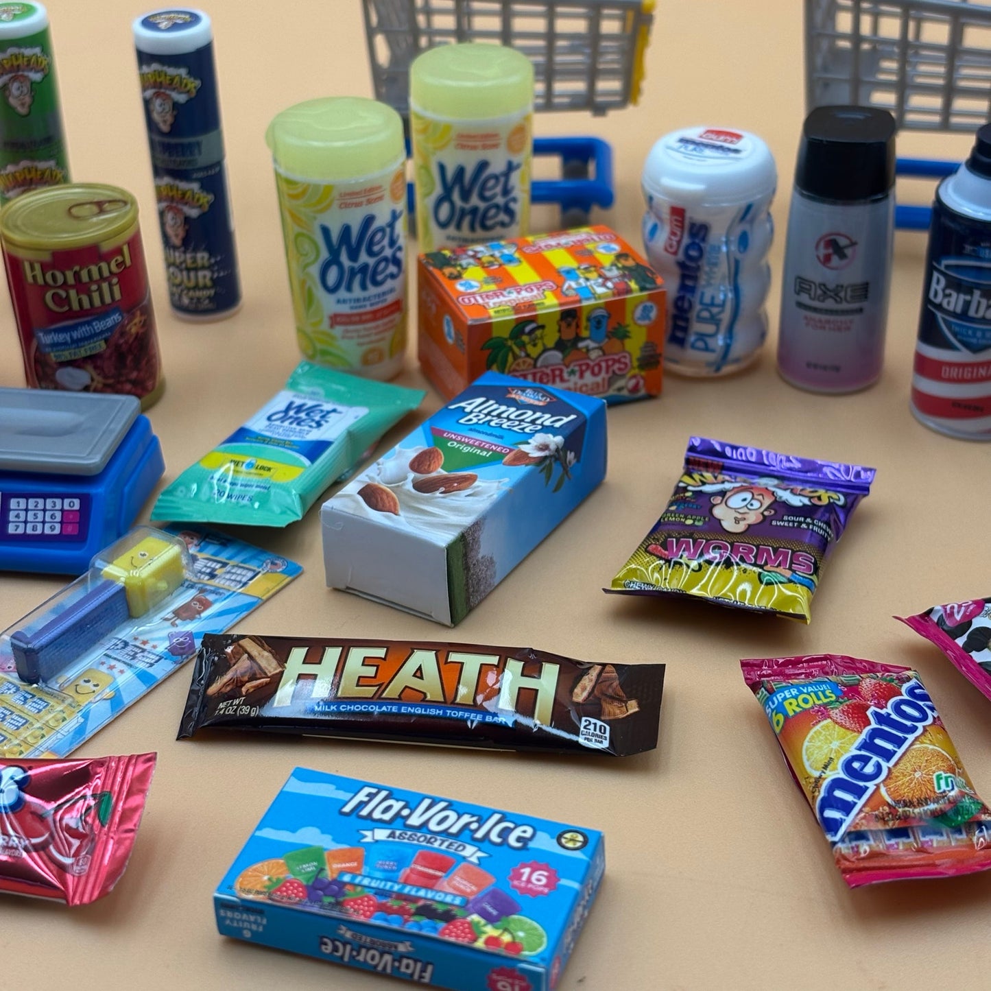 Mini Brand Grocery Store Lot – 30-Piece Set with 2 Shopping Carts