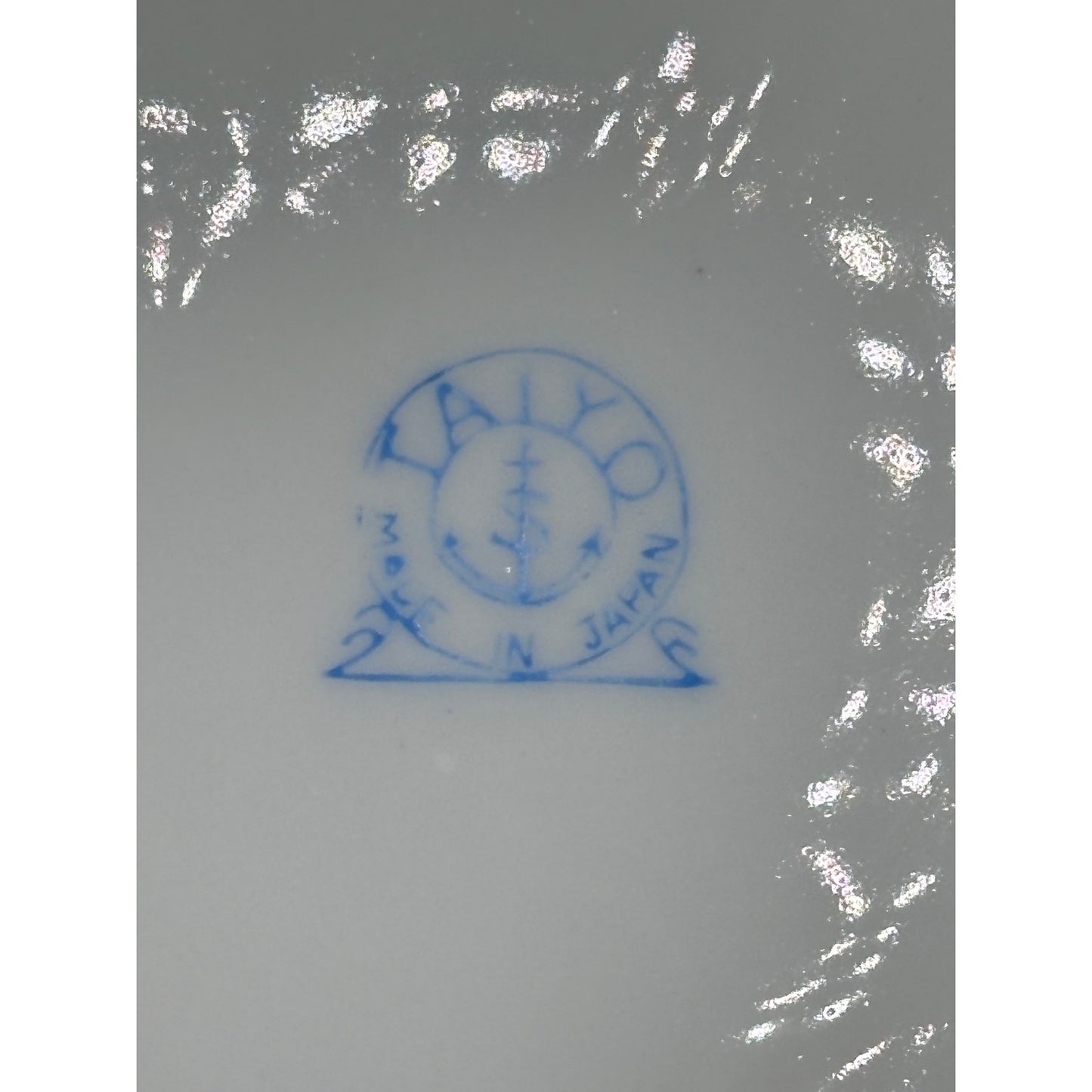 VTG Hand-Painted Fruit Plate with Worn Gold Accents - 6 Inches