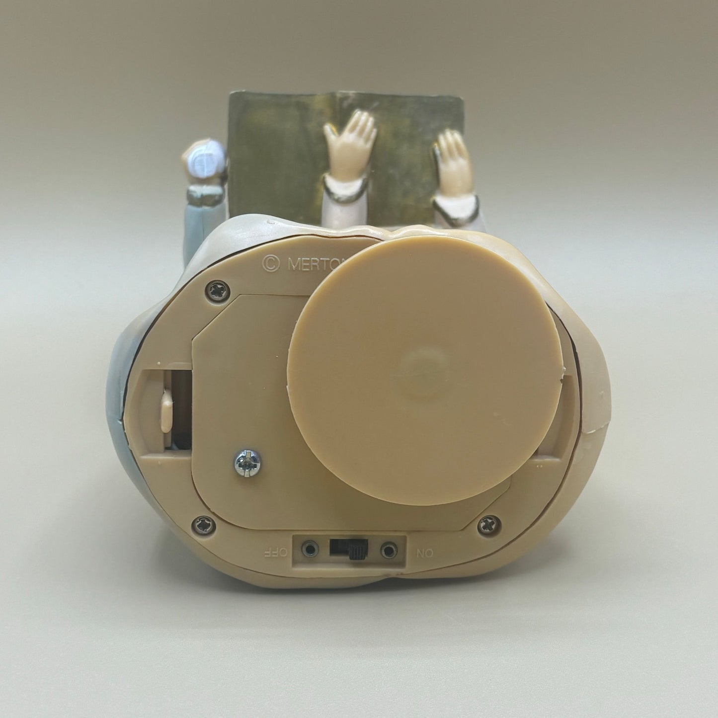 1981 Merton Co Christmas Caroling Angels Musical Figurine