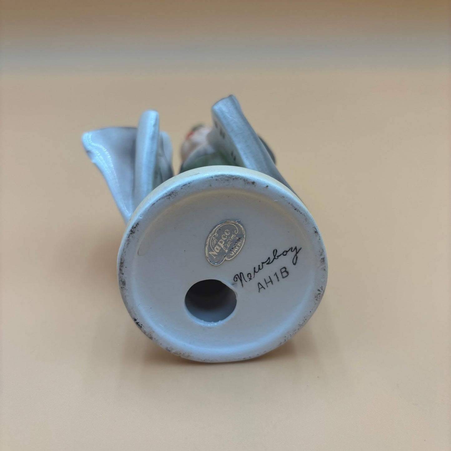 Napco “Newsboy” Porcelain Figurine – AH1B Japan 1950s