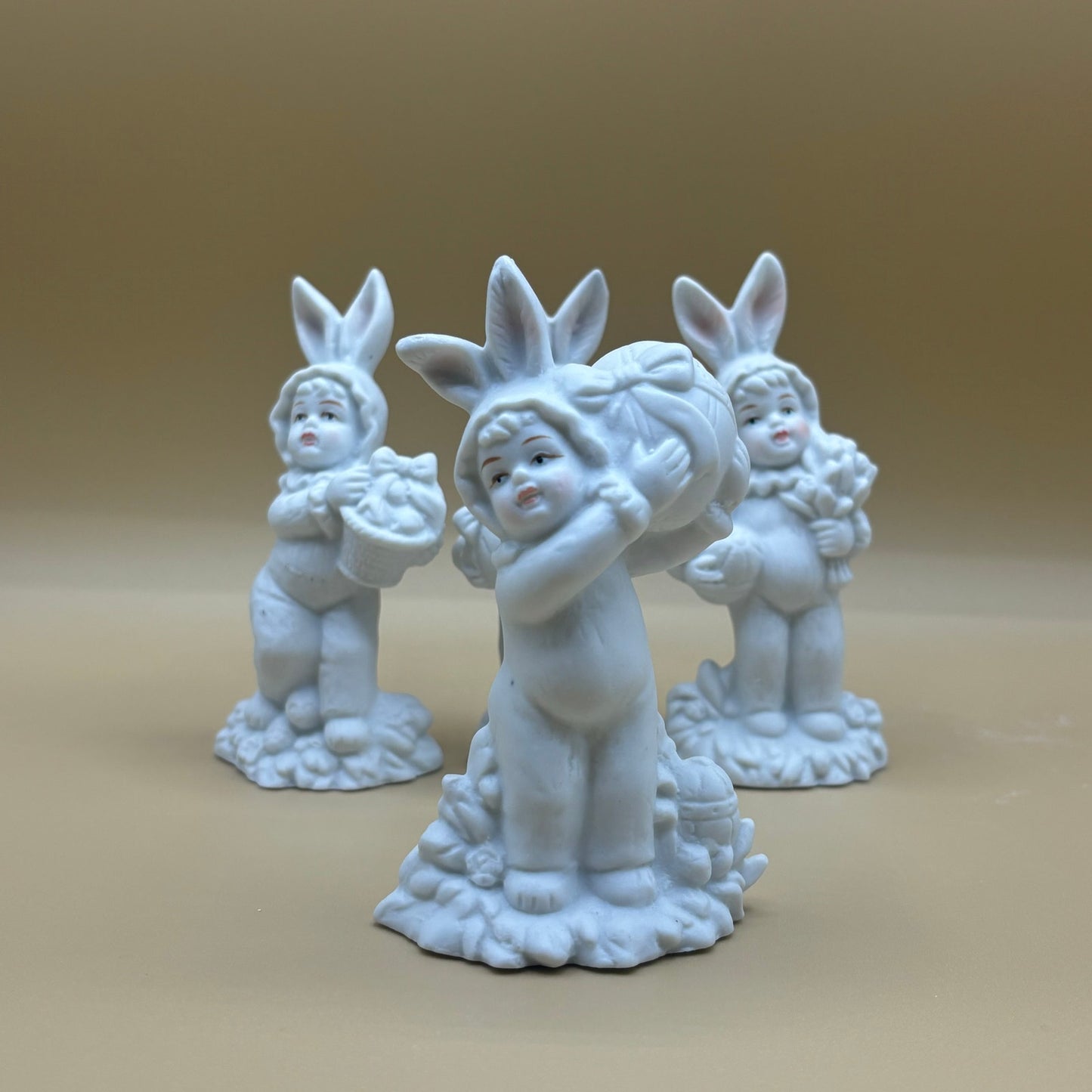 VTG Set of 4 White Porcelain Easter Bunny Figurines