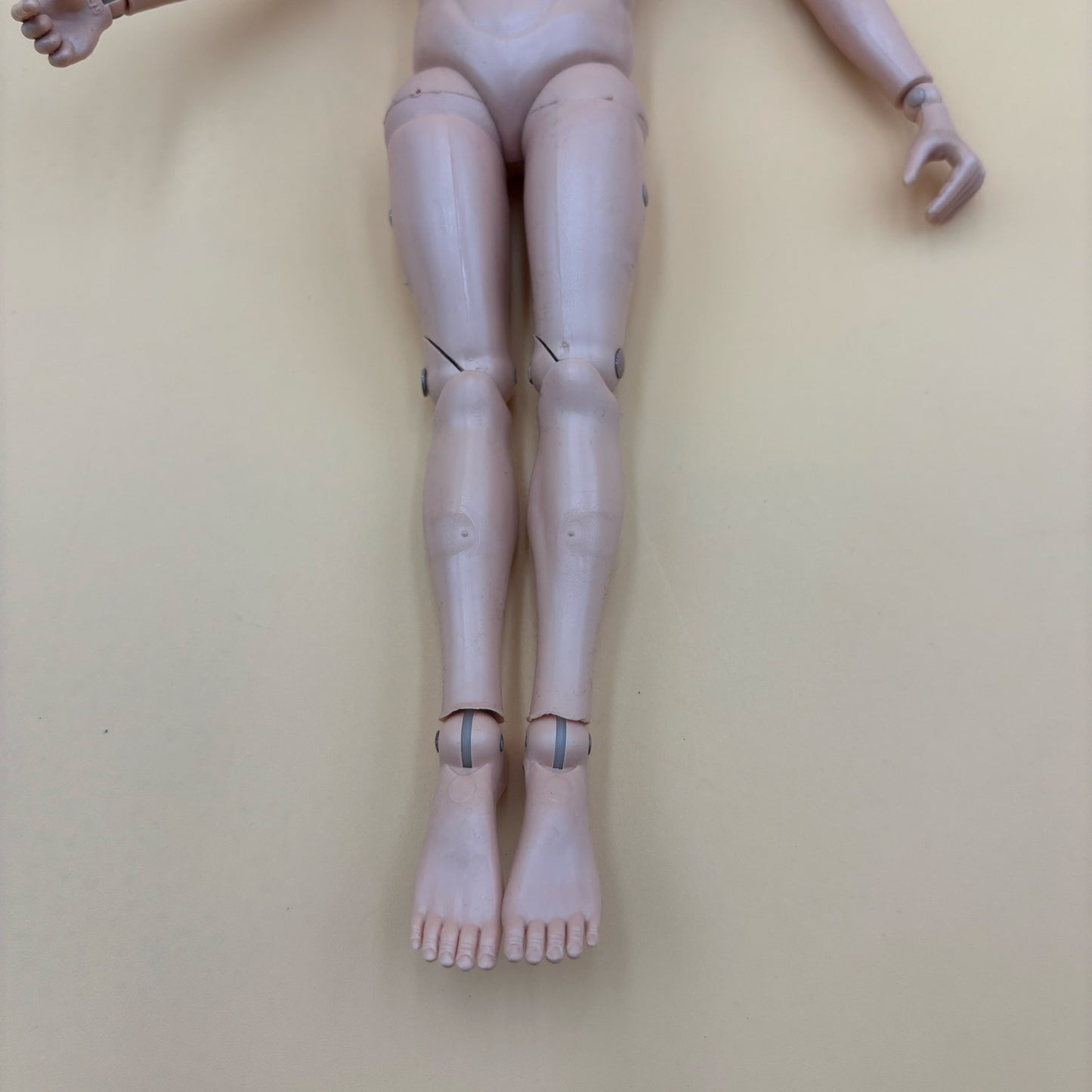 1964 Hasbro G.I. Joe Blonde “Scarface” Figure Outfits & Accessories – Original Vintage