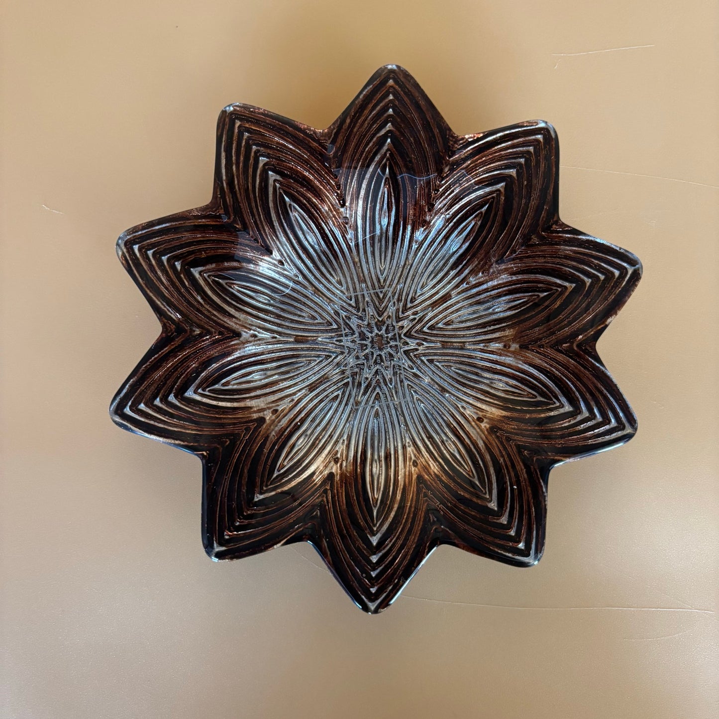 Handmade Turkish Ceramic Star Plate – Point Gold & Silver Metallic Glaze