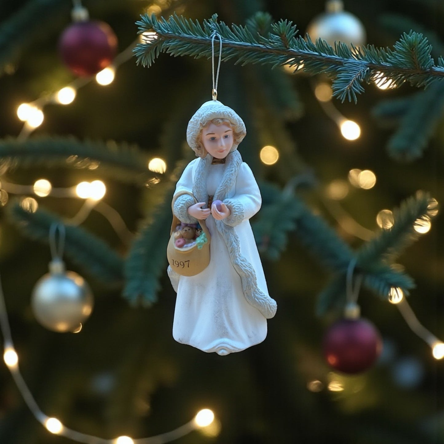 1997 Hallmark Keepsake “Kolyada” Ornament – Christmas Visitors Series