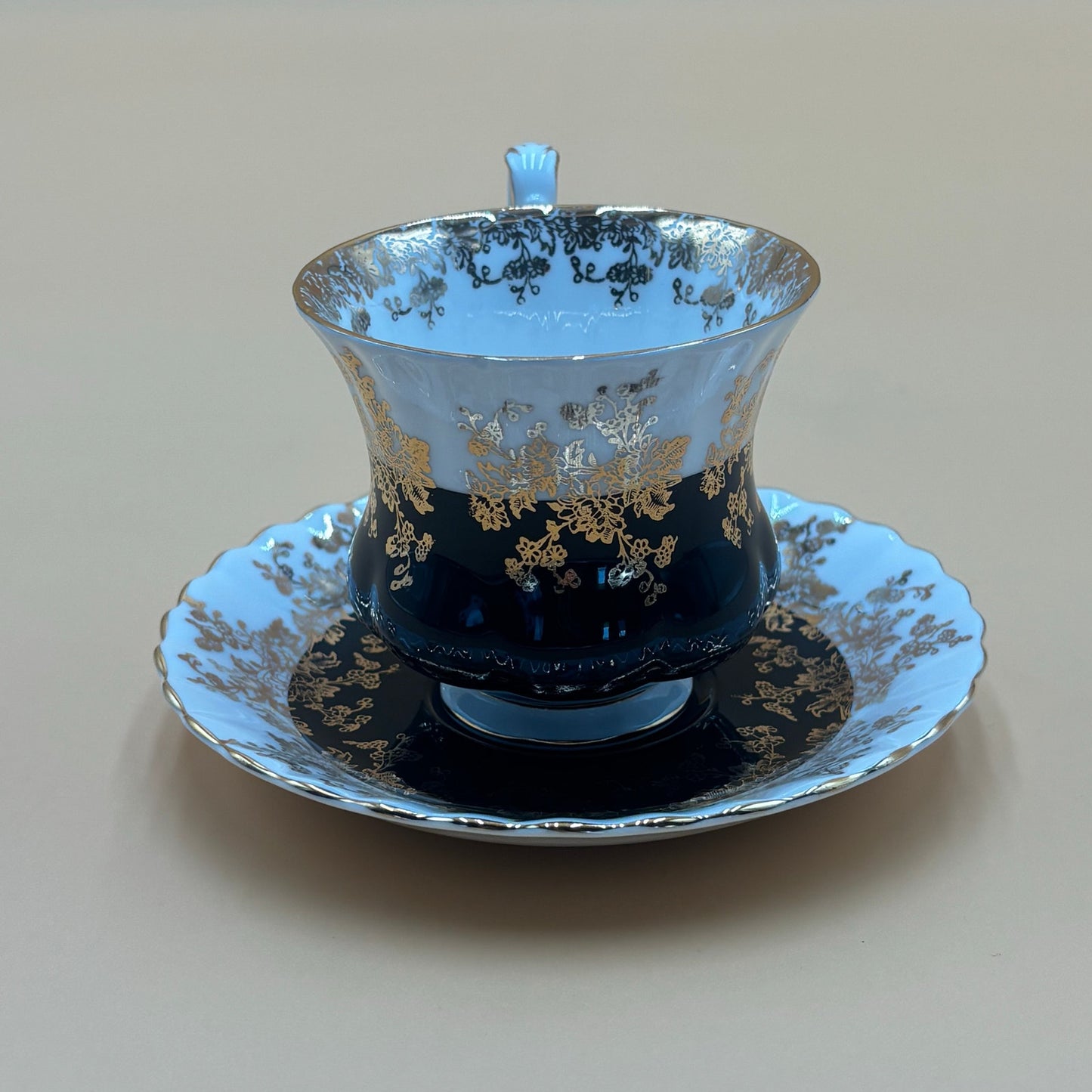 Royal Albert Bone China Teacup & Saucer – Regal Series (England)