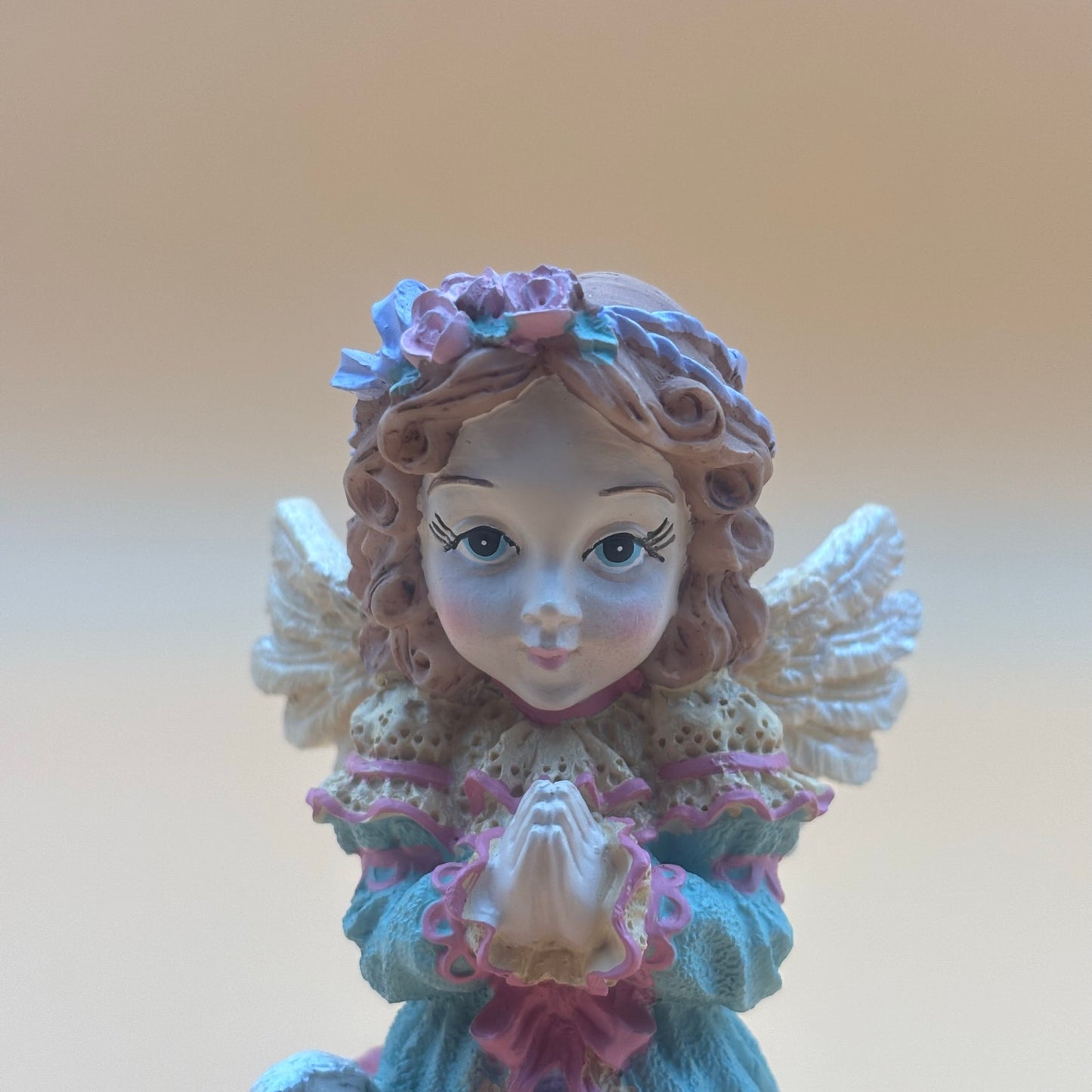 Christmas Around the World “The Praying Angel” – 1999 Angelic Virtues Series