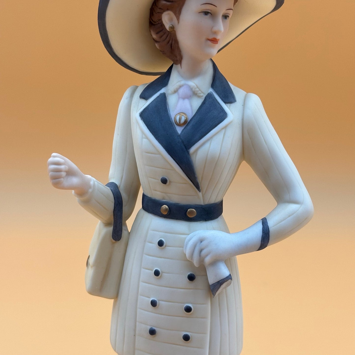Home Interiors “Bon Voyage” Statue – 2002 Figurine