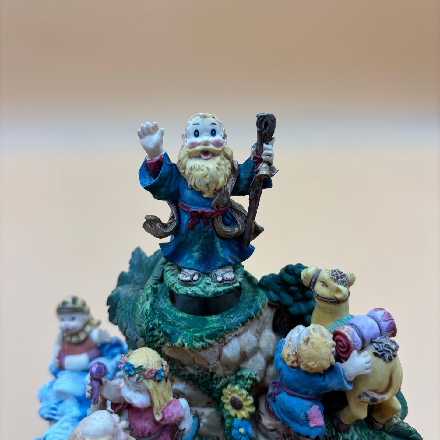 Vintage Biblical Music Box – Rotating Figurines Playing “Chariots of Fire”