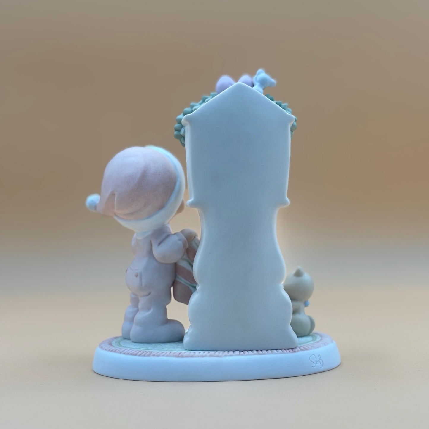 Precious Moments “It’s Almost Time for Santa” - Enesco Figurine (2001)