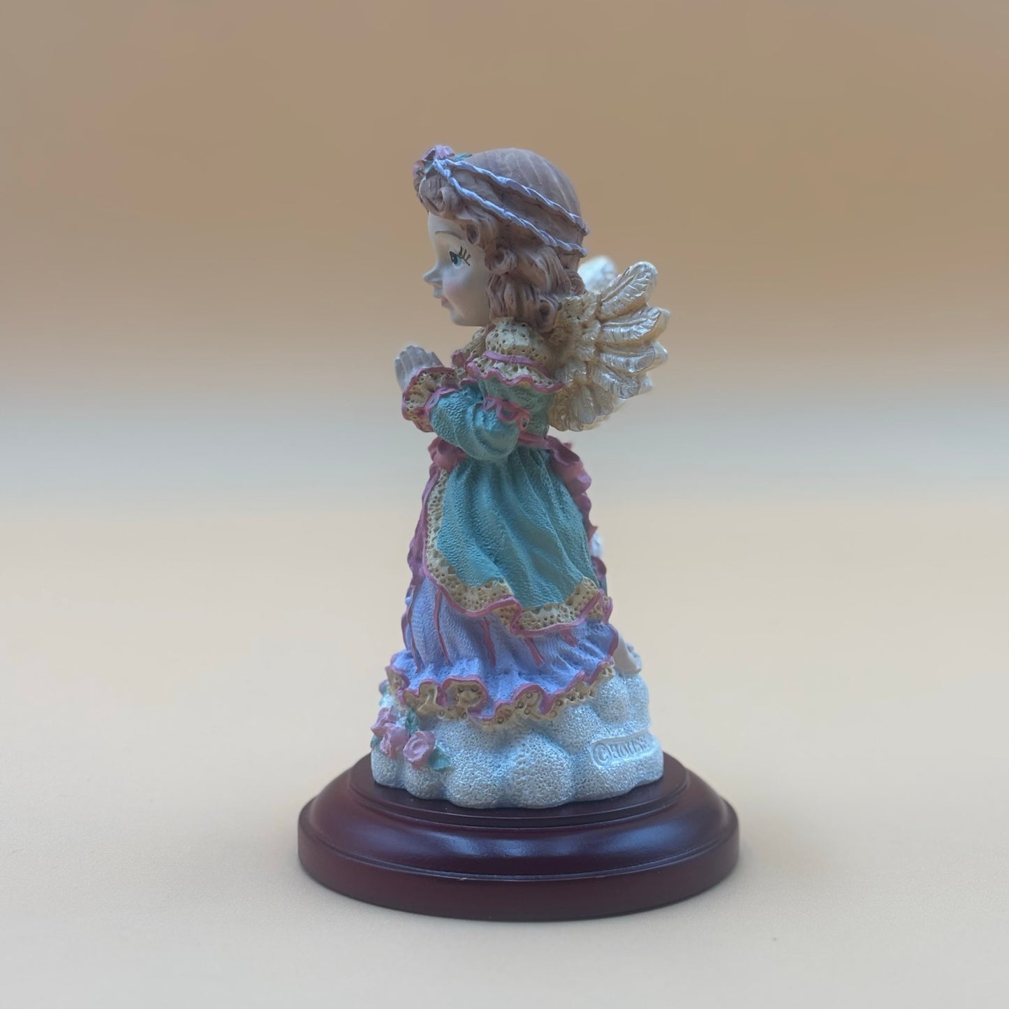 Christmas Around the World “The Praying Angel” – 1999 Angelic Virtues Series