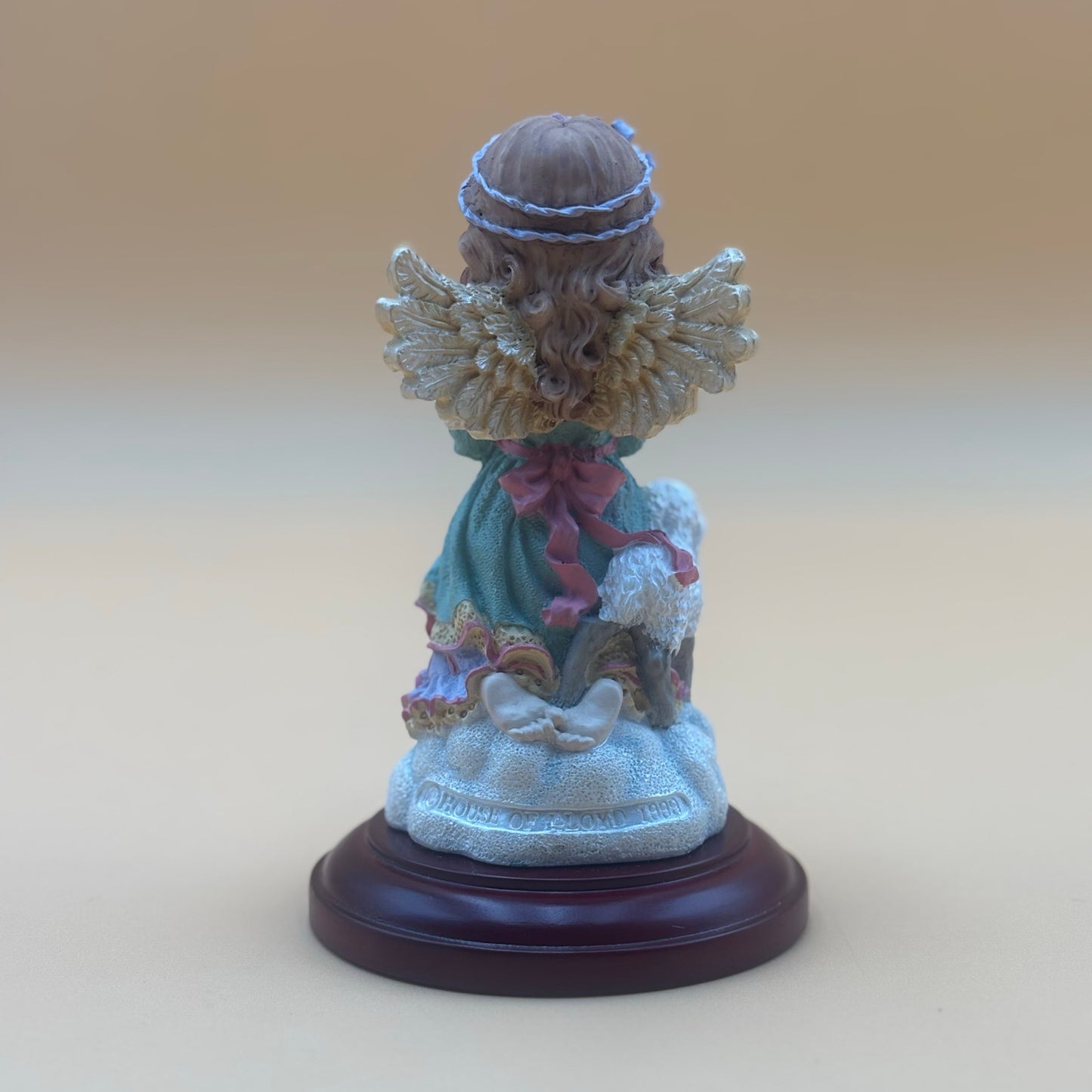 Christmas Around the World “The Praying Angel” – 1999 Angelic Virtues Series