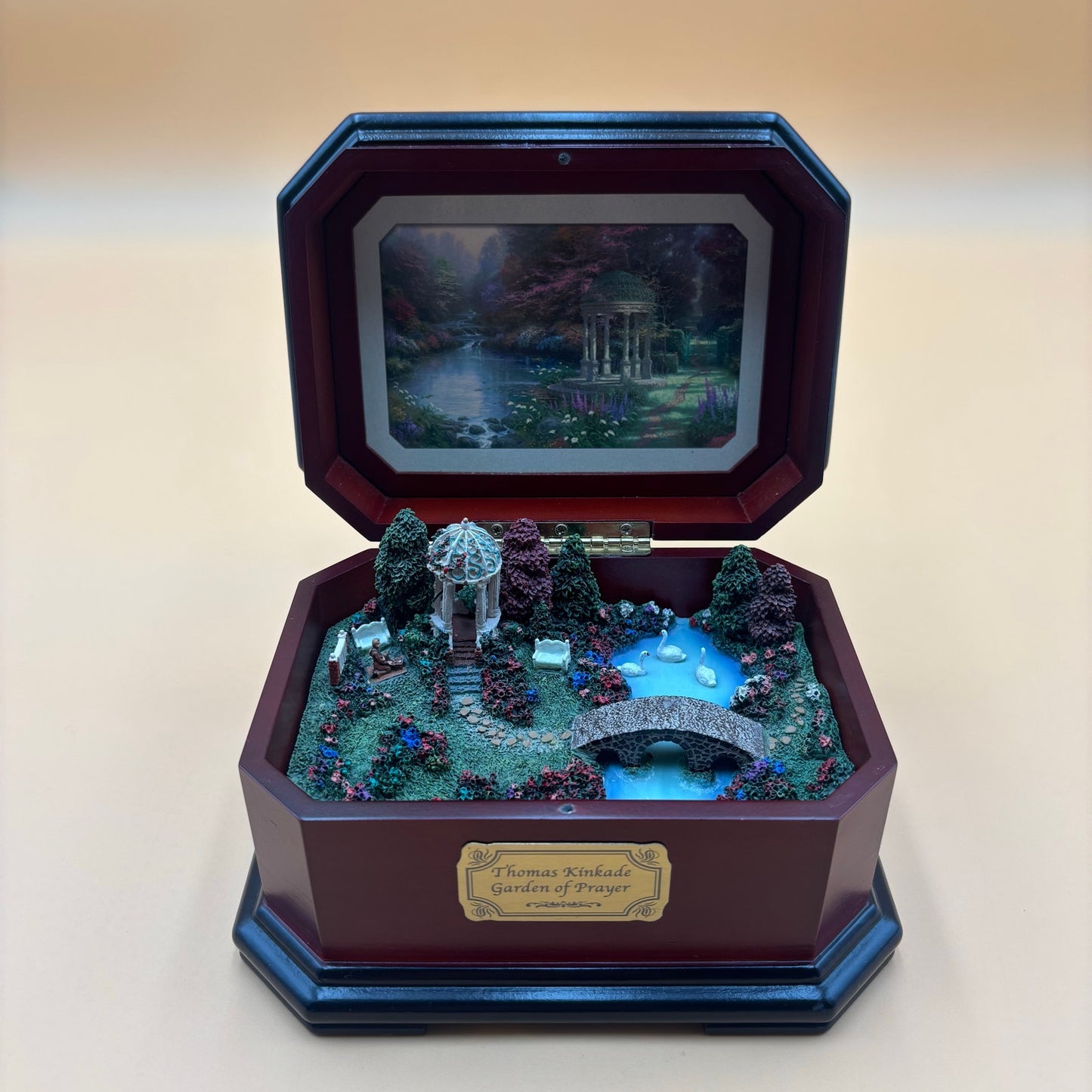 Thomas Kinkade Garden of Prayer Music Box – Ardleigh Elliott, Plays “You’ll Never Walk Alone”