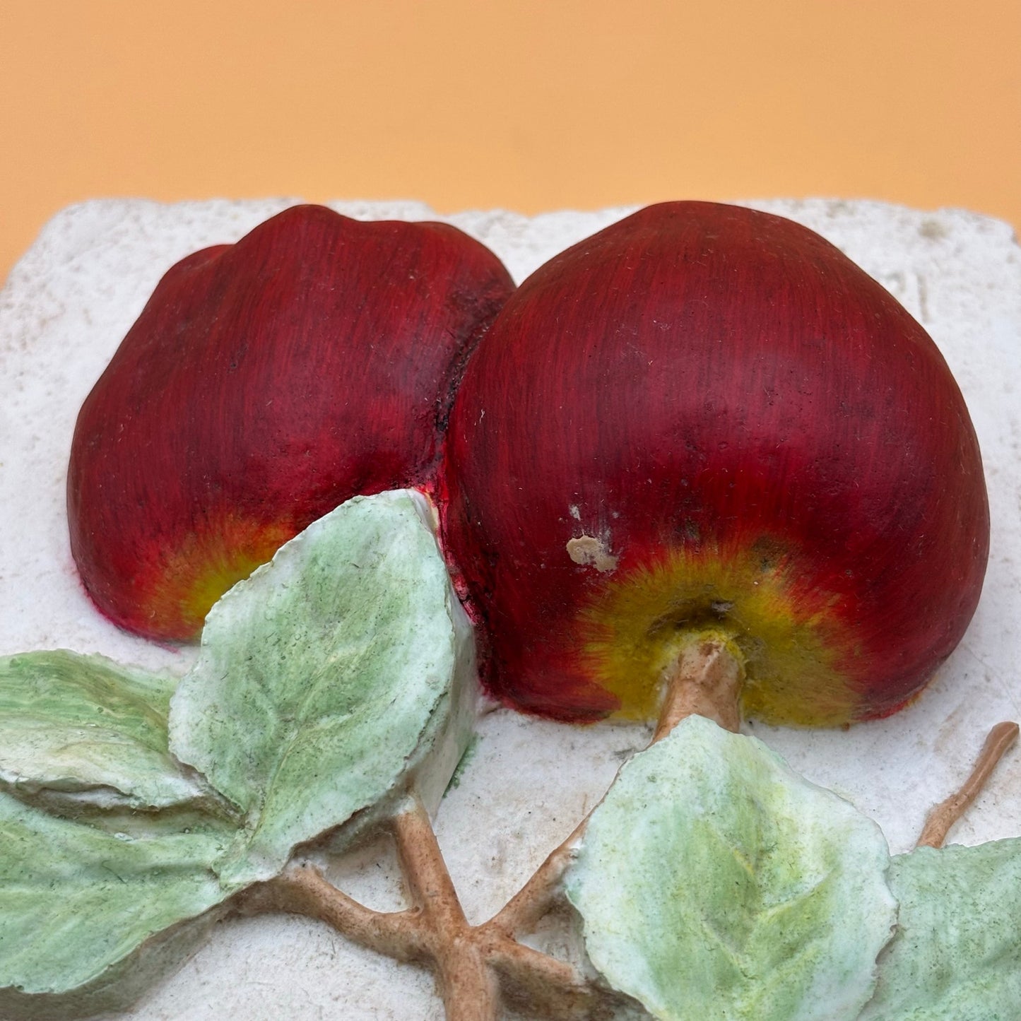 1997 La Pomme Apple Wall Plaque by House Parts Inc – Hand Painted 3D Fruit Decor