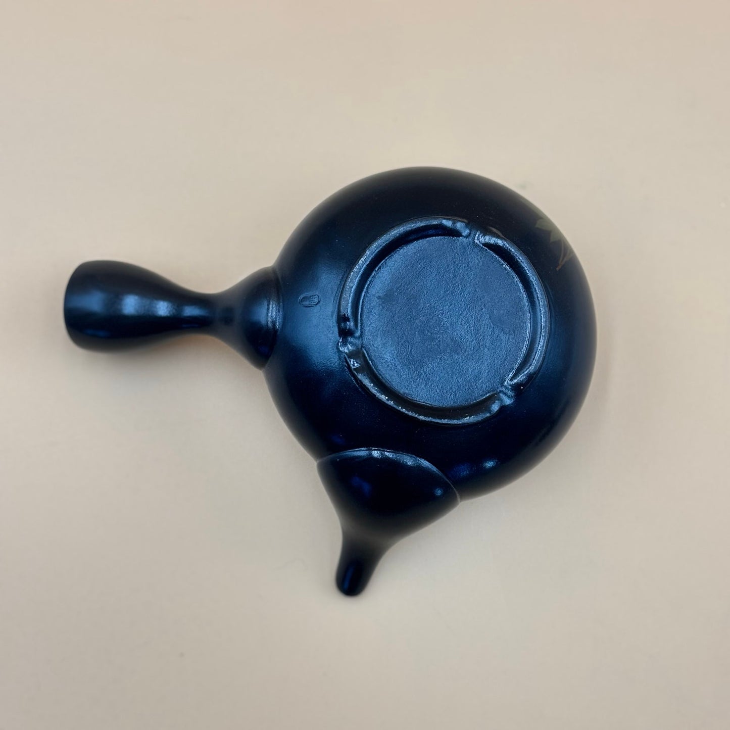 Vintage Komaru Kiln Tokoname Kyusu Teapot — Black Ceramic with Maple Leaf Design