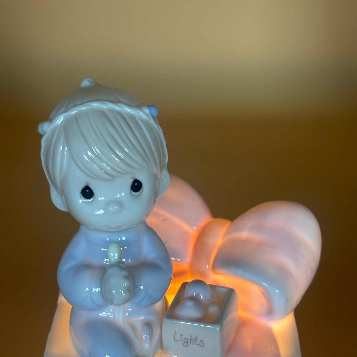 Precious Moments Enesco Lighted Gift Figurine – Boy Praying – 1991