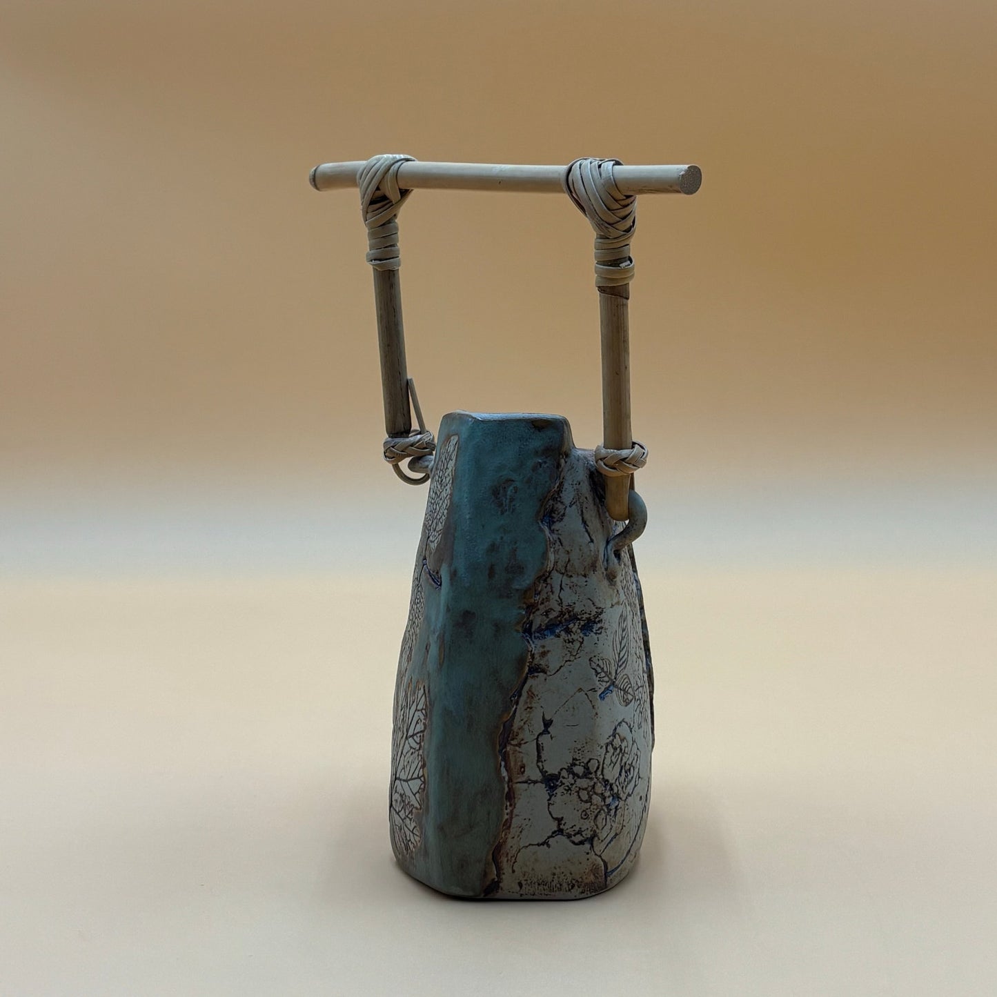 TENMOKU Malaysia Handicraft Pottery Vase with Bamboo Handle – Leaf Design