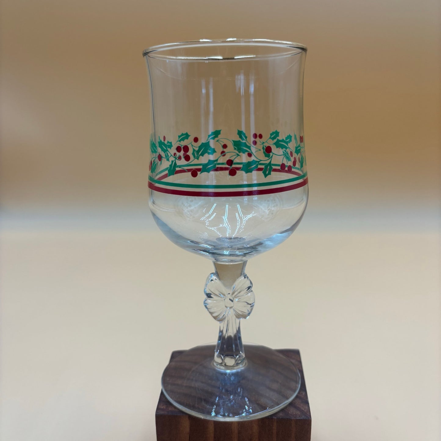 Vintage Libbey Holly & Berries Highball Glasses – Set of 4 – 1980s Christmas Collection