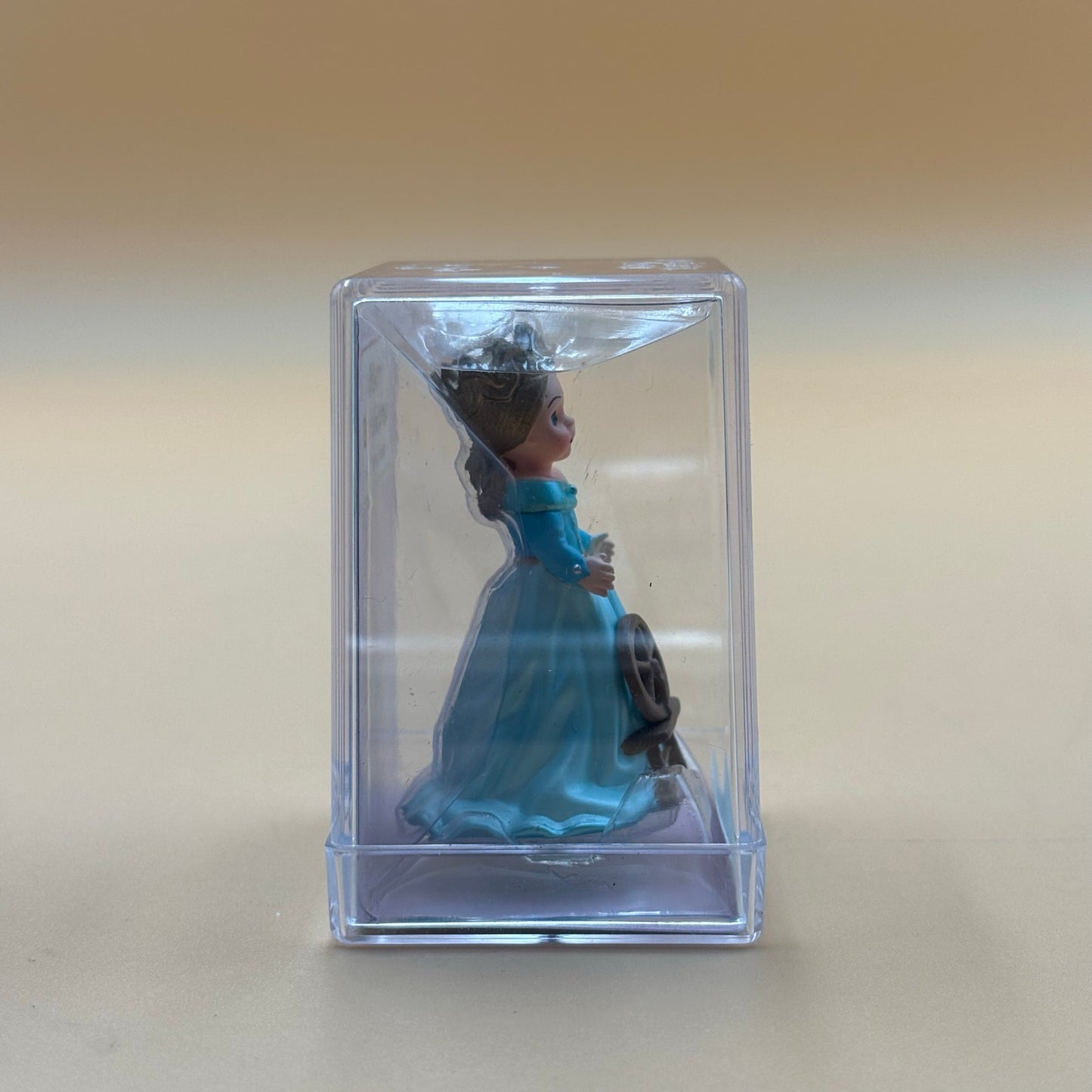 Hallmark Madame Alexander Sleeping Beauty Miniature Figurine  1997 2001 Release