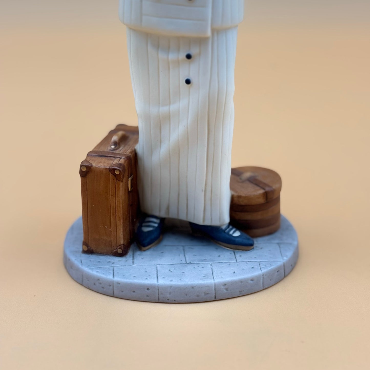 Home Interiors “Bon Voyage” Statue – 2002 Figurine