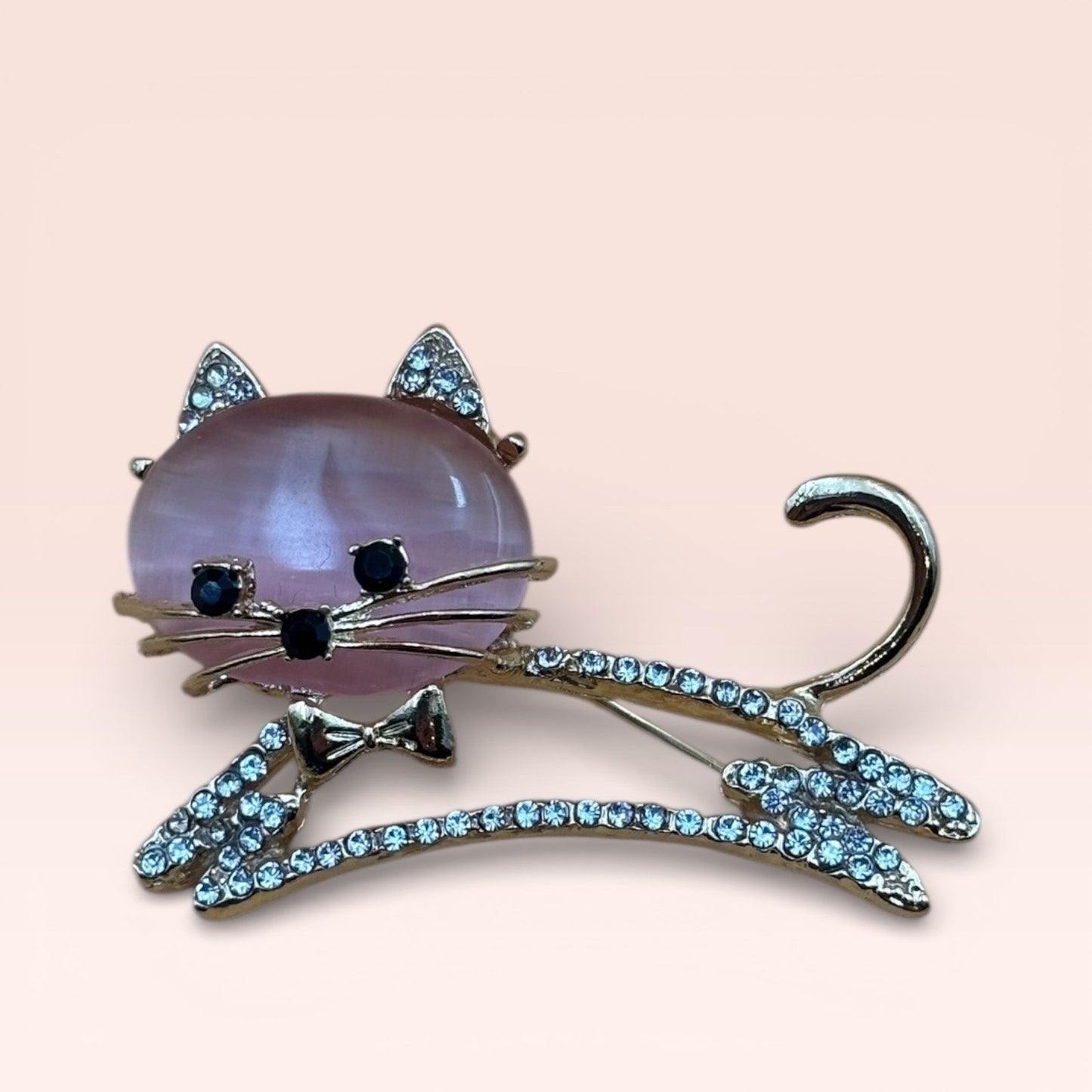 Vintage Pink Cat Crystal Brooch – Gold Tone