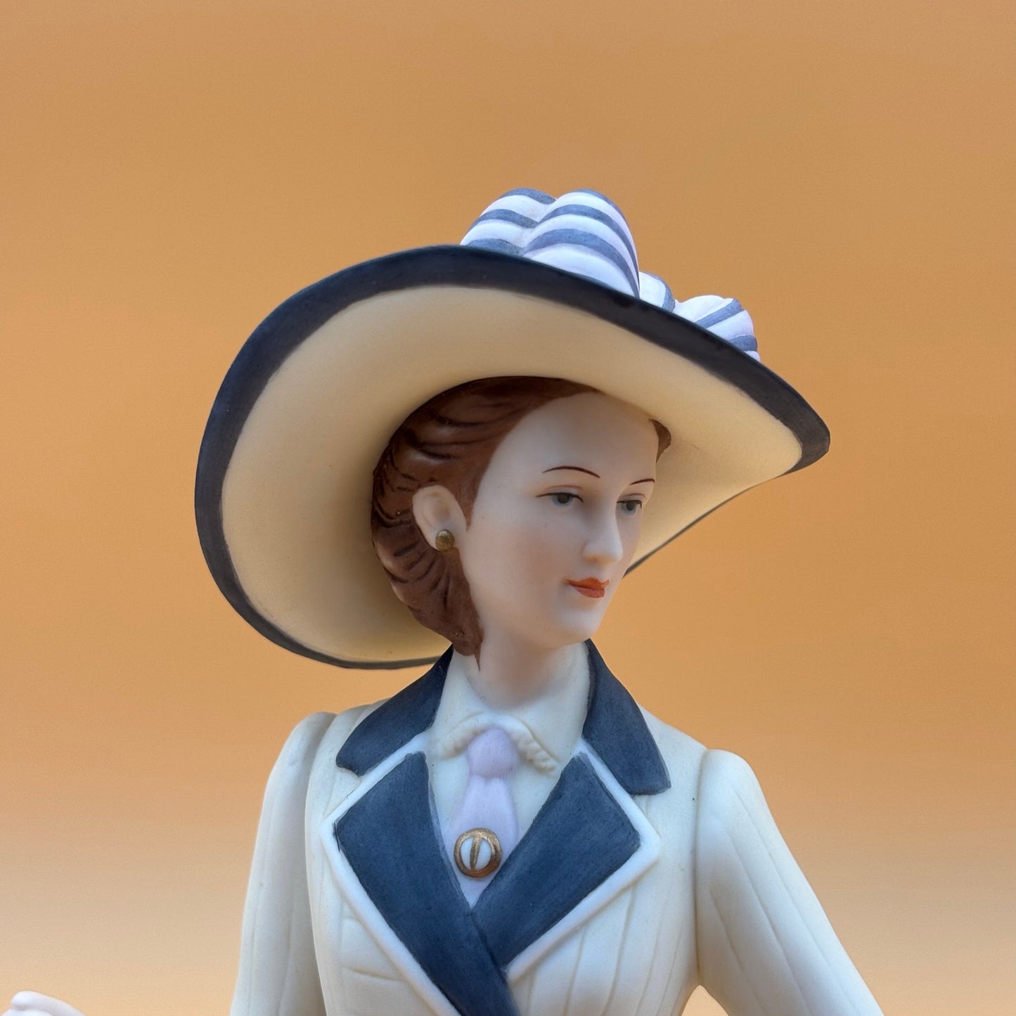 Home Interiors “Bon Voyage” Statue – 2002 Figurine