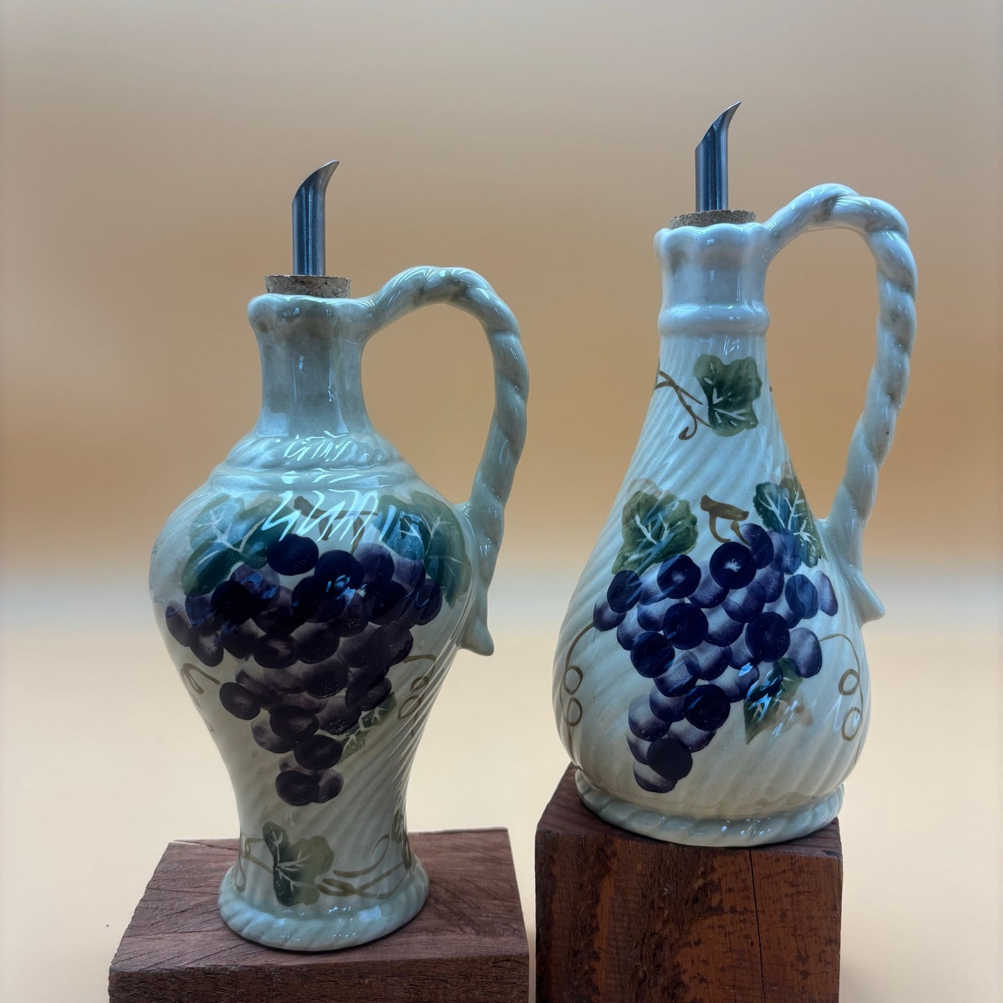 Linens N Things Grape Vine Oil & Vinegar Dispenser Set – Ceramic with Handles