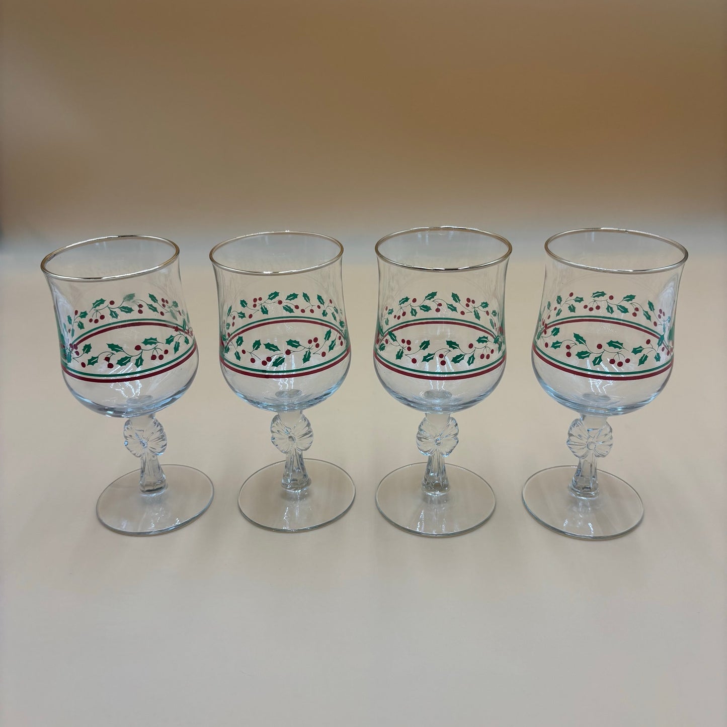 Vintage Libbey Holly & Berries Highball Glasses – Set of 4 – 1980s Christmas Collection