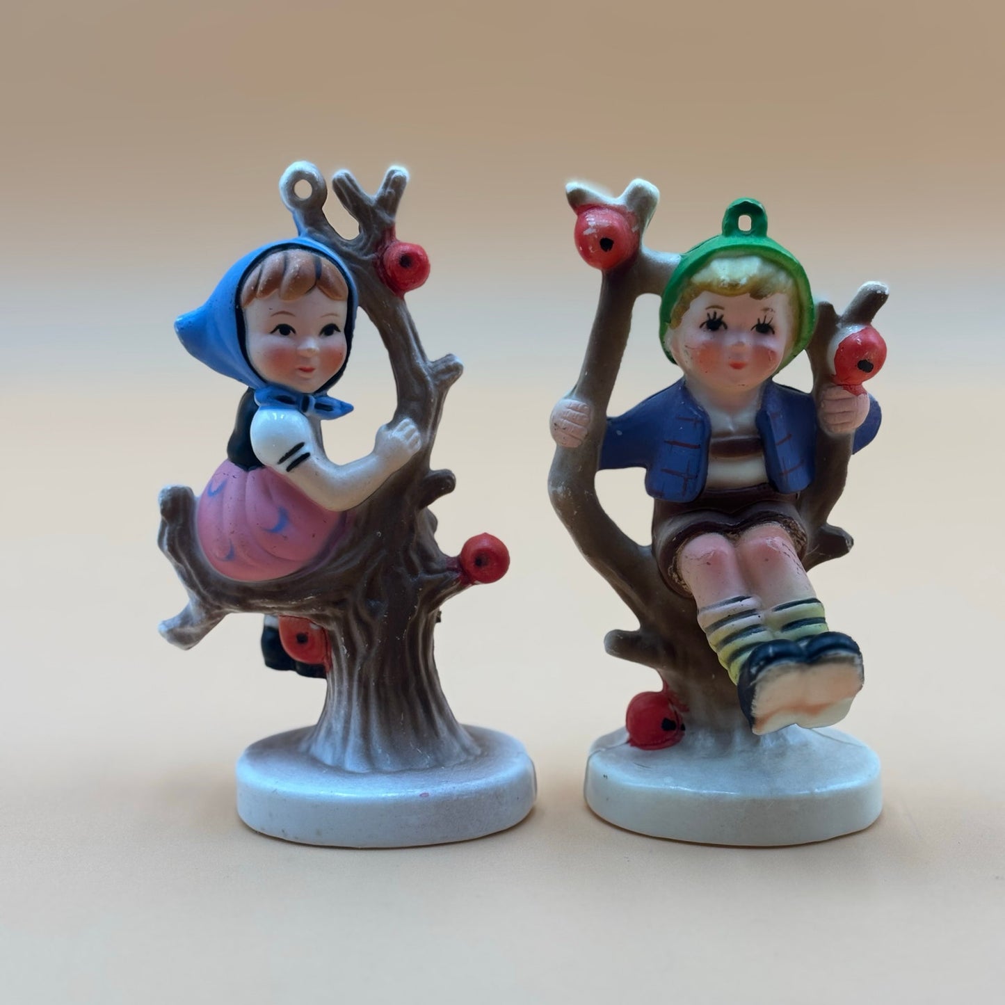 Vintage Hummel-Like Boy & Girl Figurines – Hard Plastic Set of 2