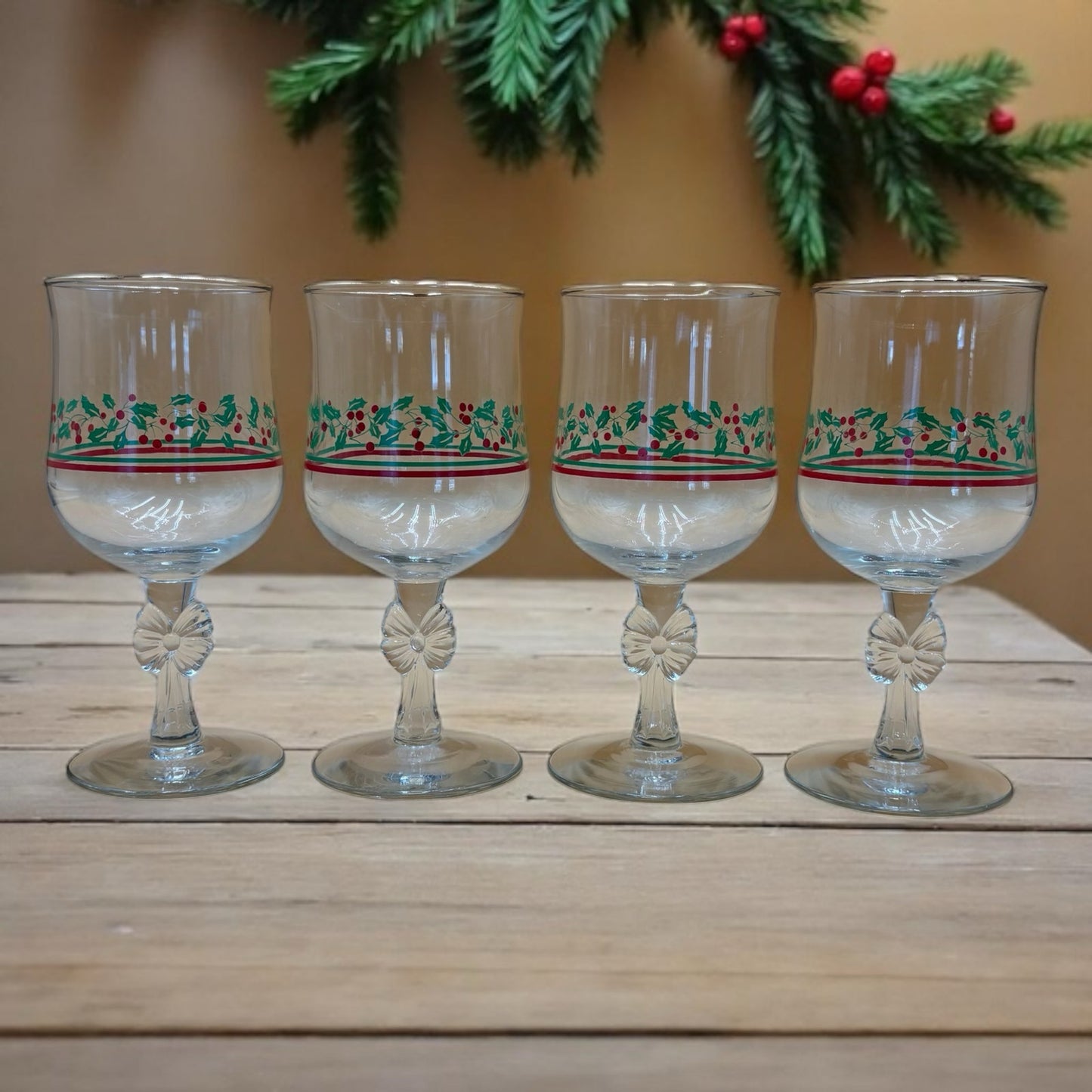 Vintage Libbey Holly & Berries Highball Glasses – Set of 4 – 1980s Christmas Collection