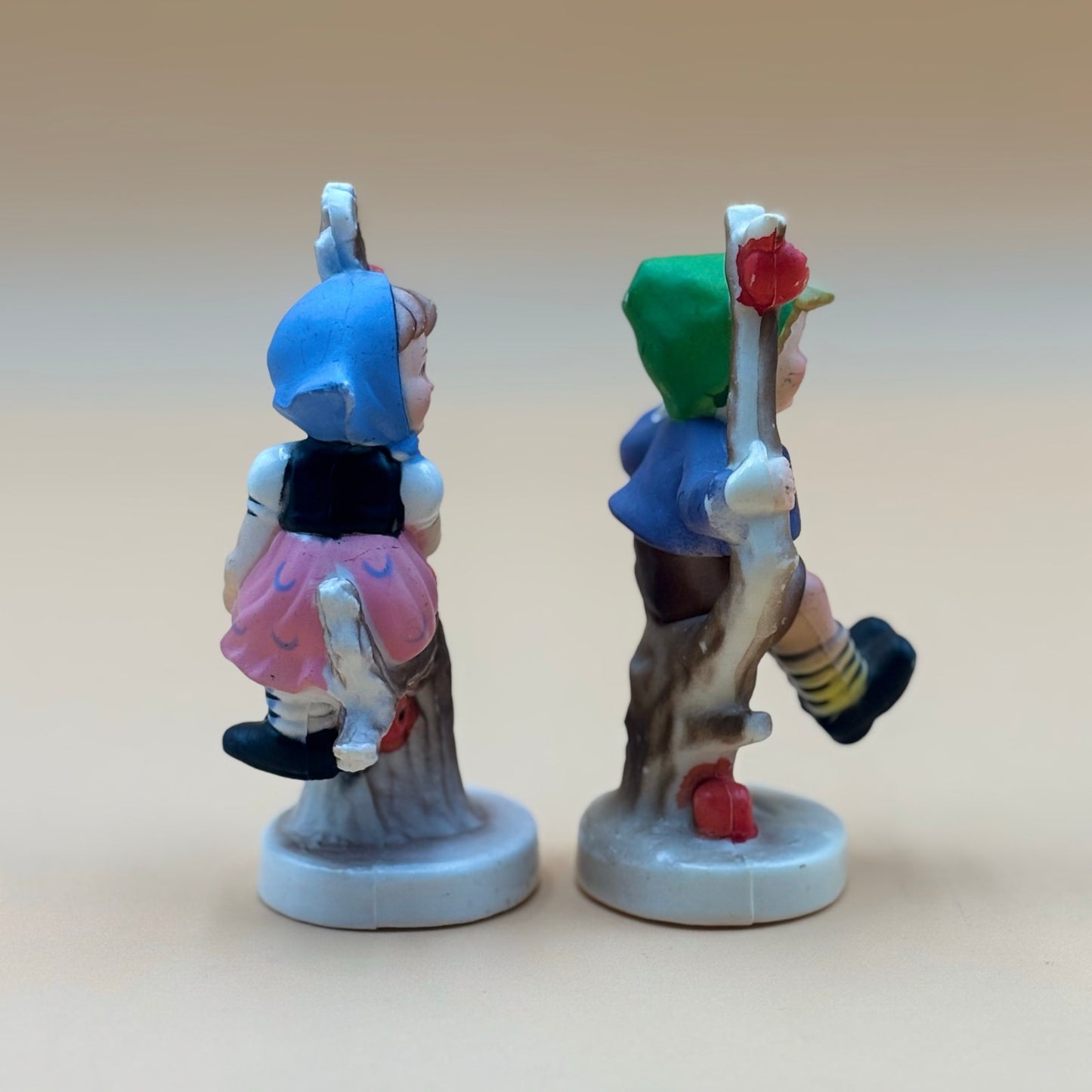 Vintage Hummel-Like Boy & Girl Figurines – Hard Plastic Set of 2