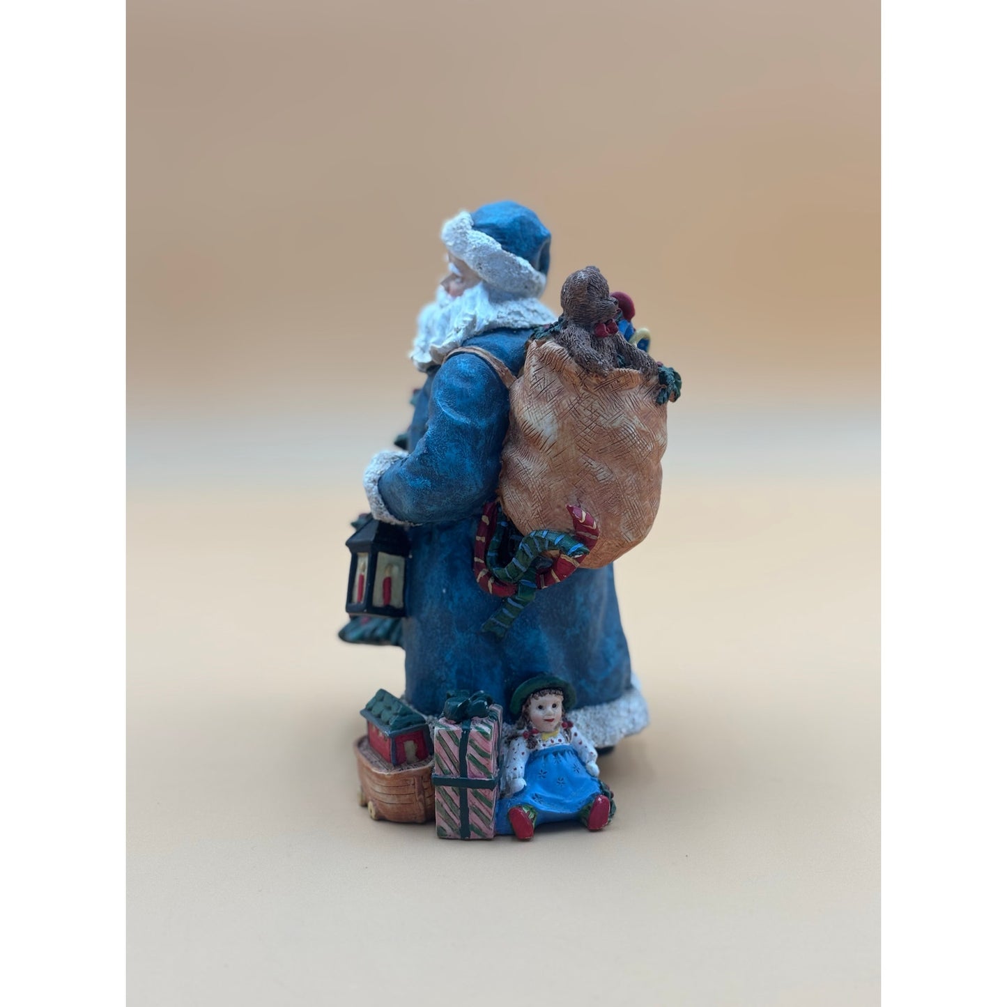 Lang & Wise Classic Santa by Susan Winget – “Santa’s Blue Coat” 1998 Figurine