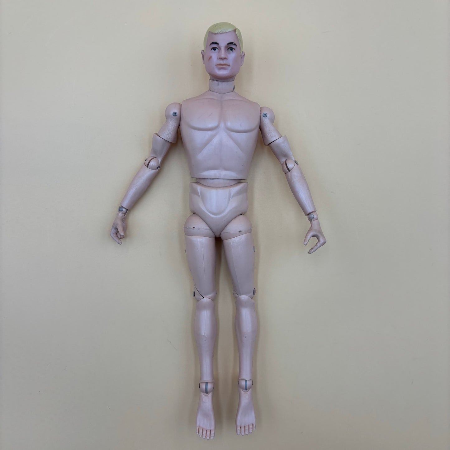 1964 Hasbro G.I. Joe Blonde “Scarface” Figure Outfits & Accessories – Original Vintage