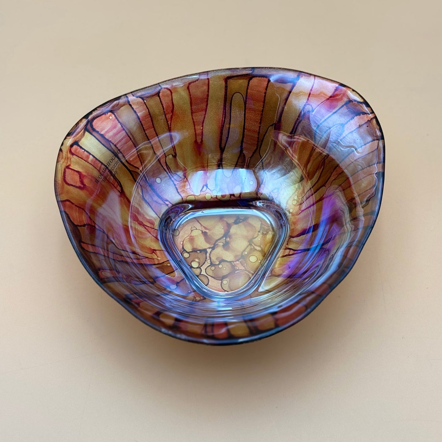 Il Quadrifoglio Hand Decorated Iridescent Art Glass Bowl (Italy)