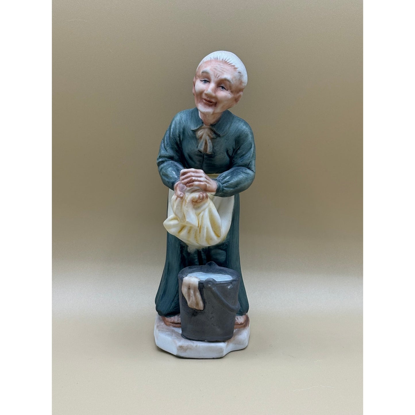 Vintage Napcoware Hand-Painted Laundress Figurine (C-5462)