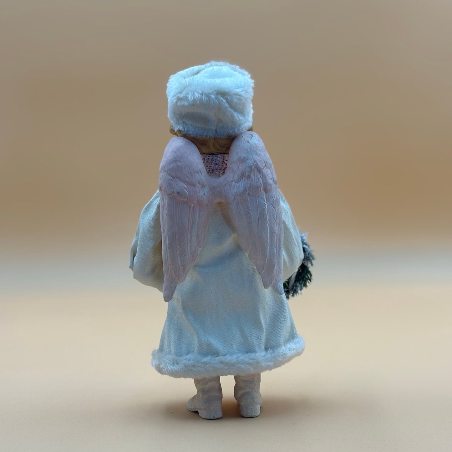 Russ Berrie Christmas Angel Figurine with Wreath – Made in the Philippines