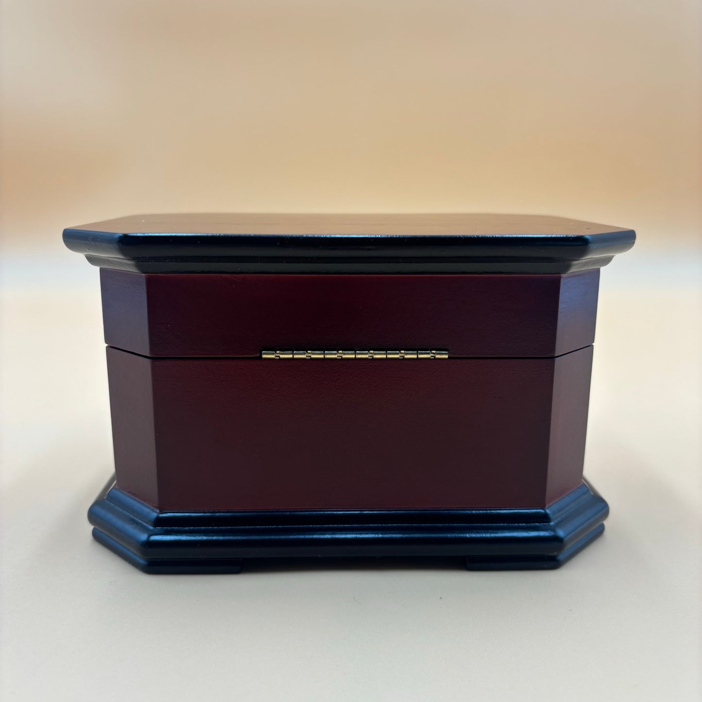 Thomas Kinkade Garden of Prayer Music Box – Ardleigh Elliott, Plays “You’ll Never Walk Alone”