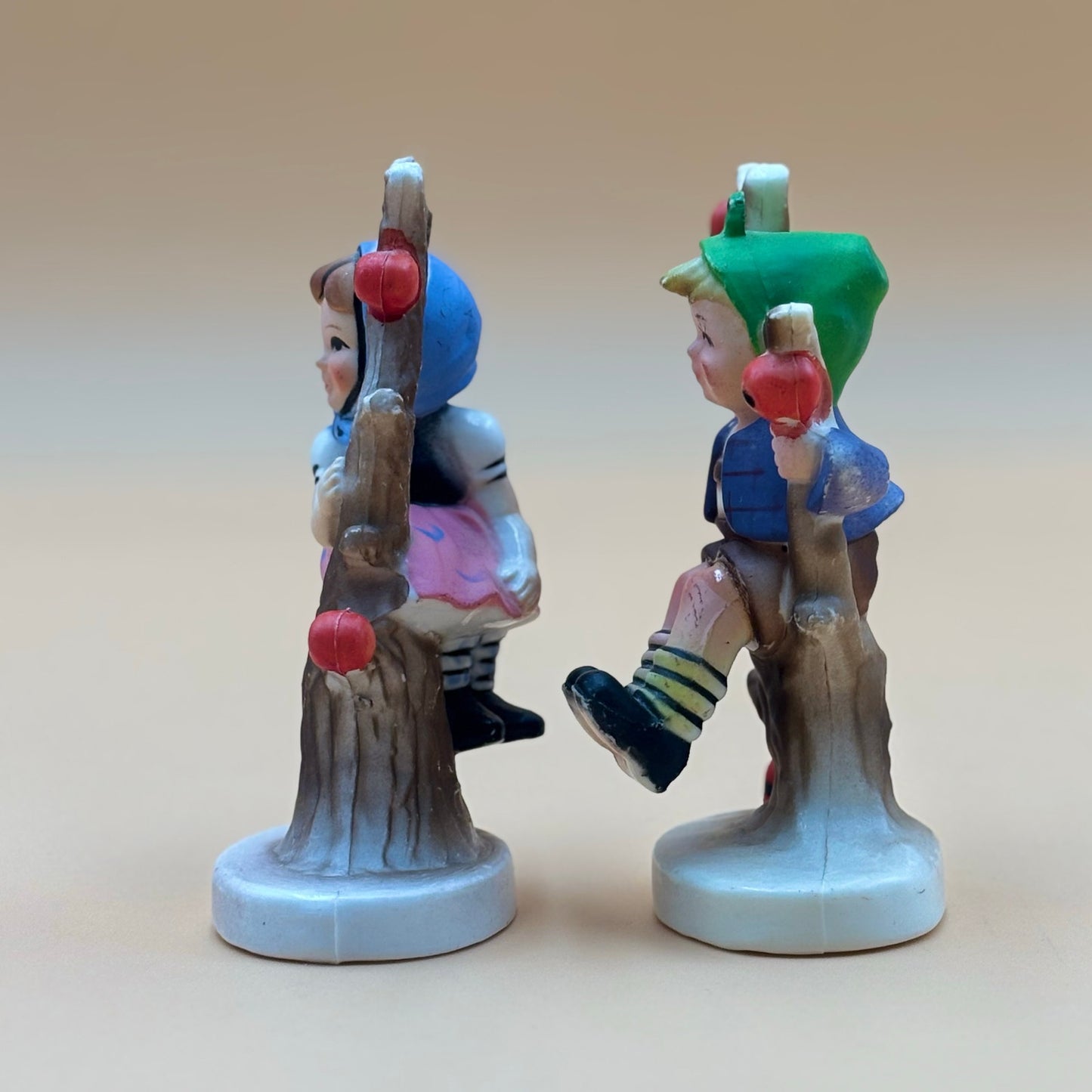 Vintage Hummel-Like Boy & Girl Figurines – Hard Plastic Set of 2