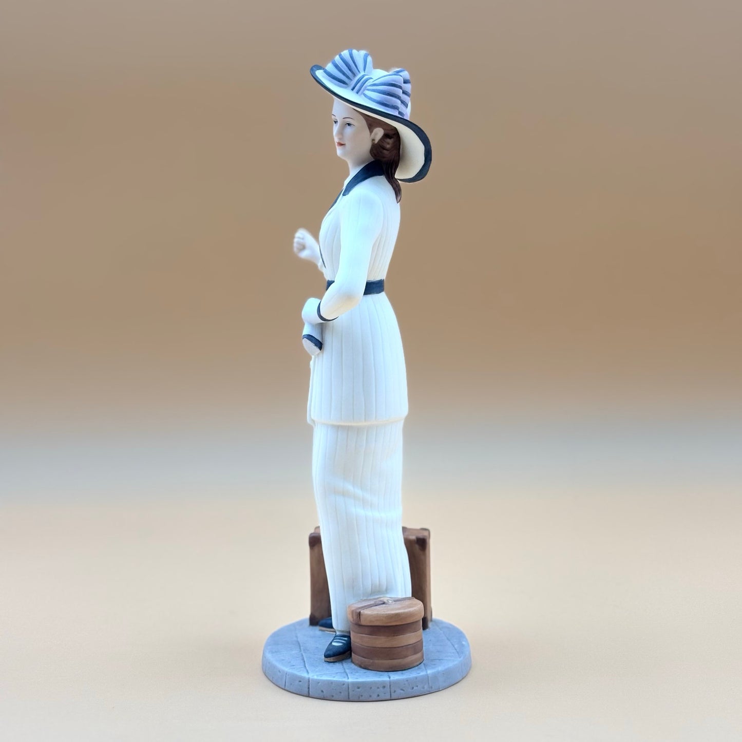 Home Interiors “Bon Voyage” Statue – 2002 Figurine