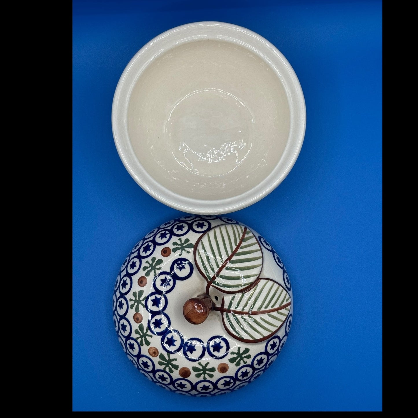 VTG Apple Baker with Blue Circled Stars