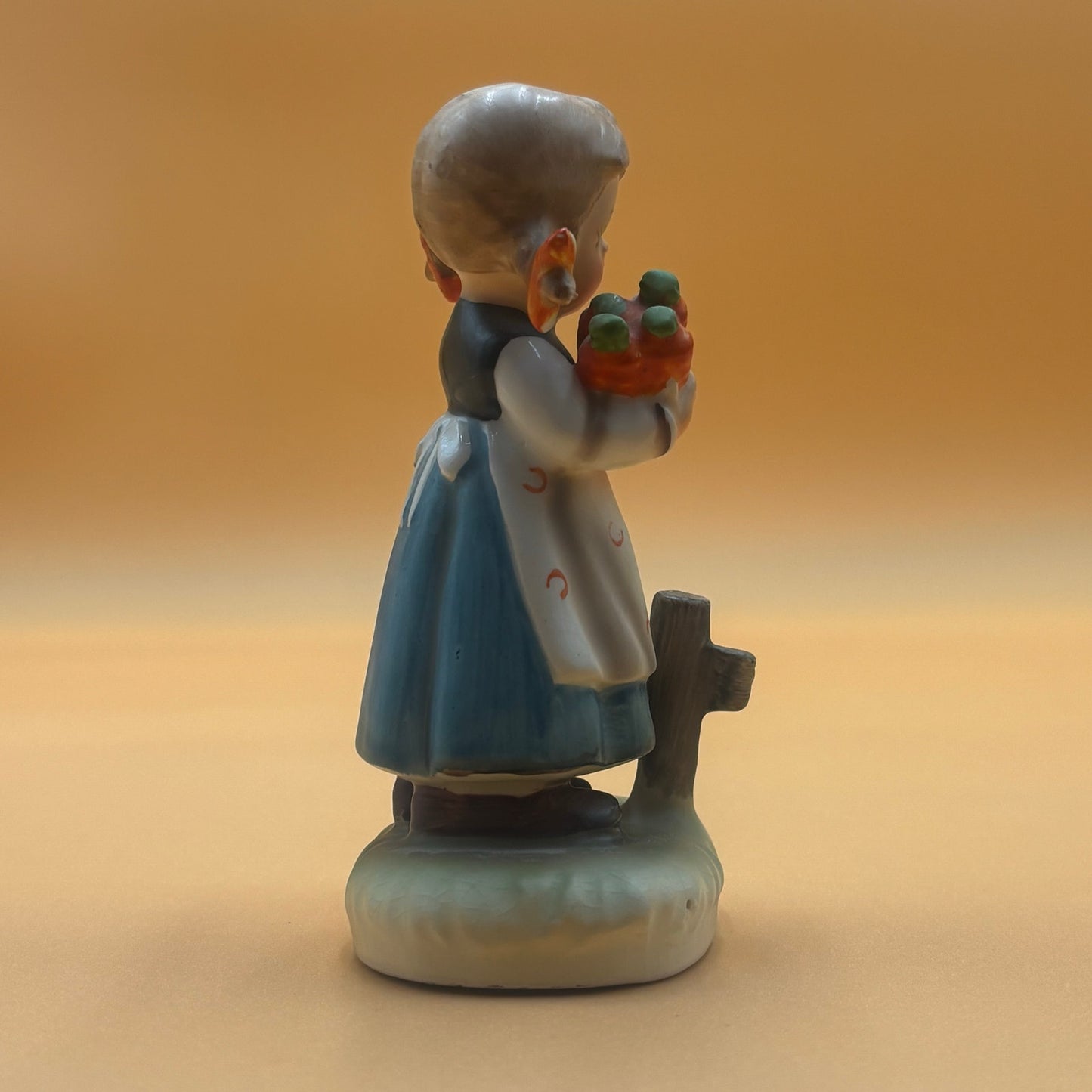 Vintage Erich Stauffer Figurine - Little Girl with Carrots #44/169 Japan