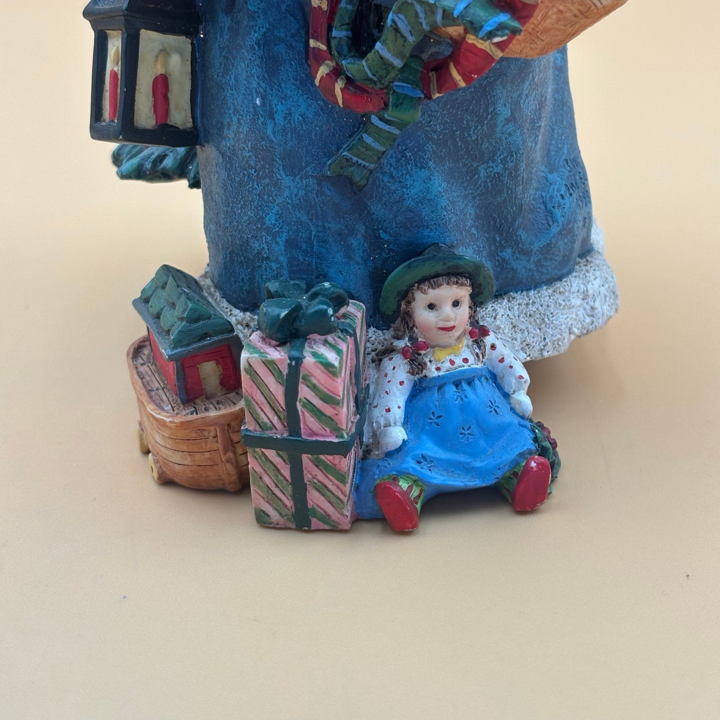 Lang & Wise Classic Santa by Susan Winget – “Santa’s Blue Coat” 1998 Figurine