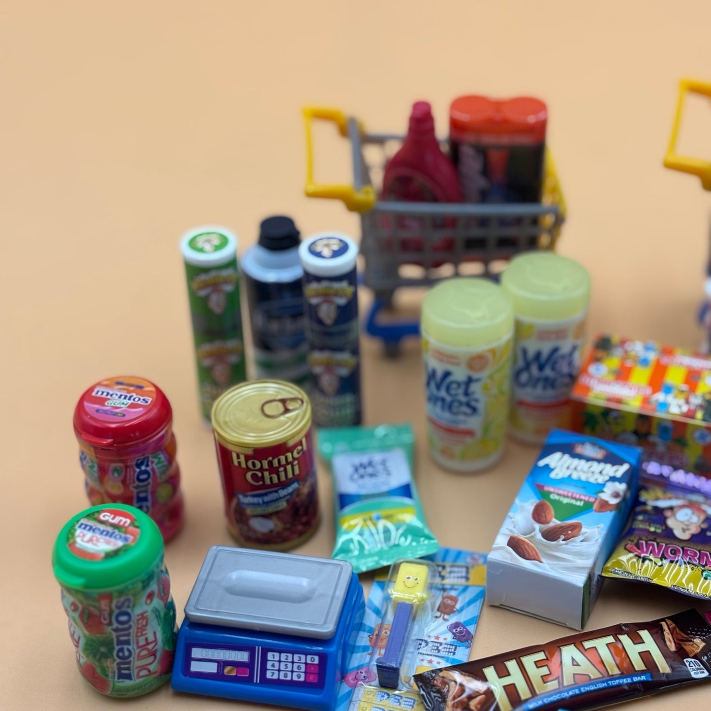 Mini Brand Grocery Store Lot – 30-Piece Set with 2 Shopping Carts