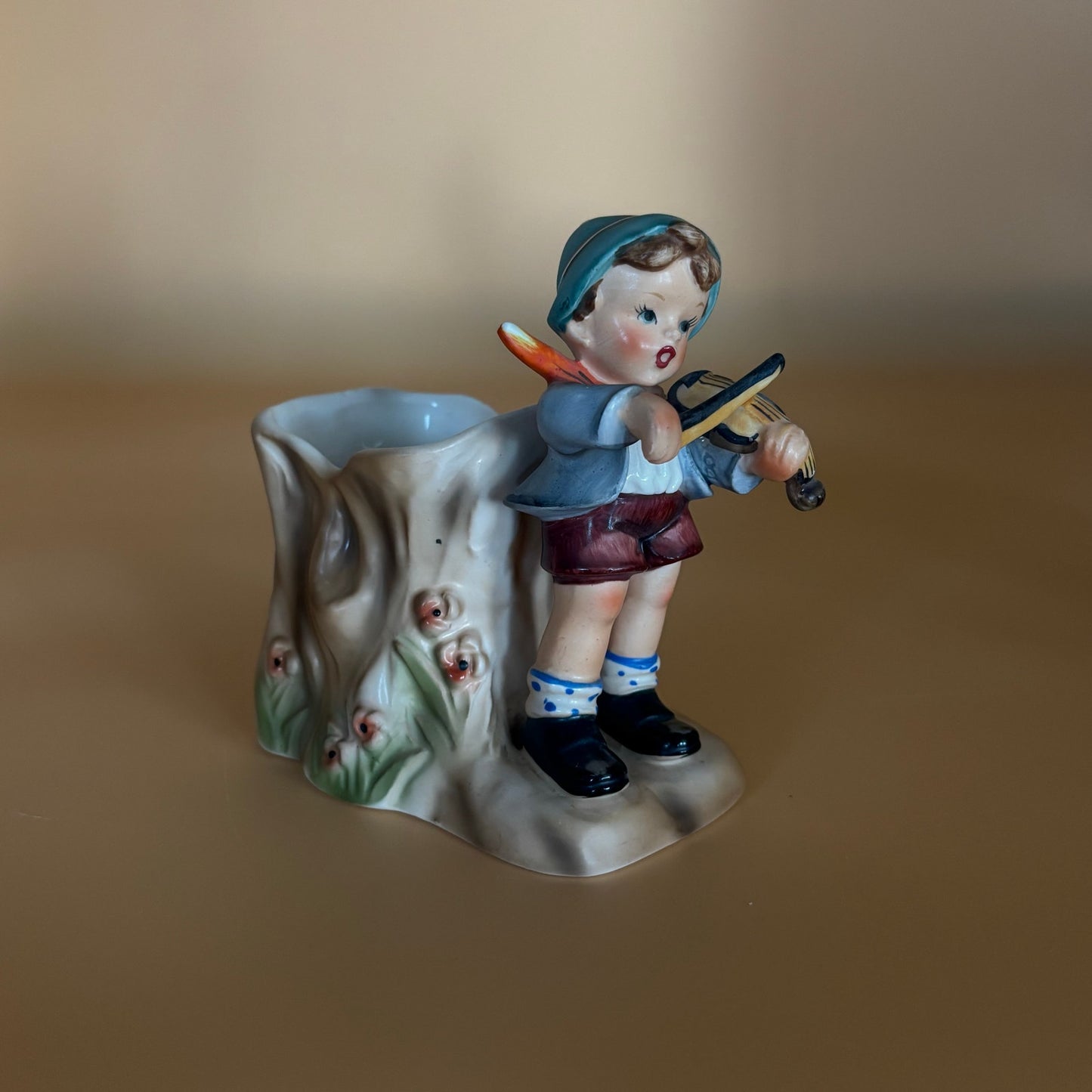 Enesco Figurine Vintage Planters – Boy with Violin & Girl with Basket – Set of 2