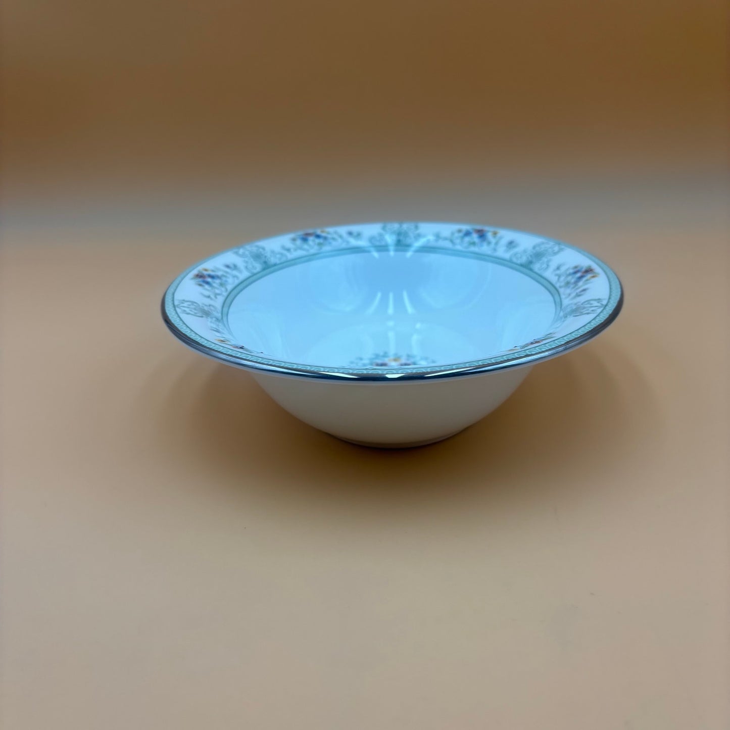 Wedgwood Agincourt R4471 Bone China Pasta/Serving Bowl – Silver-Tone Rim