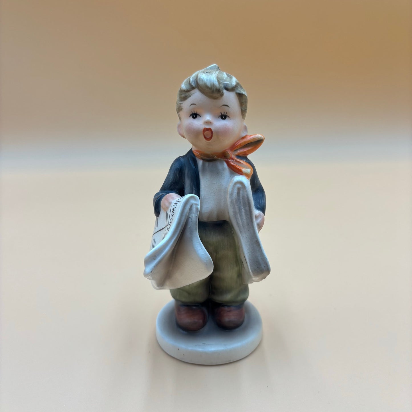 Napco “Newsboy” Porcelain Figurine – AH1B Japan 1950s