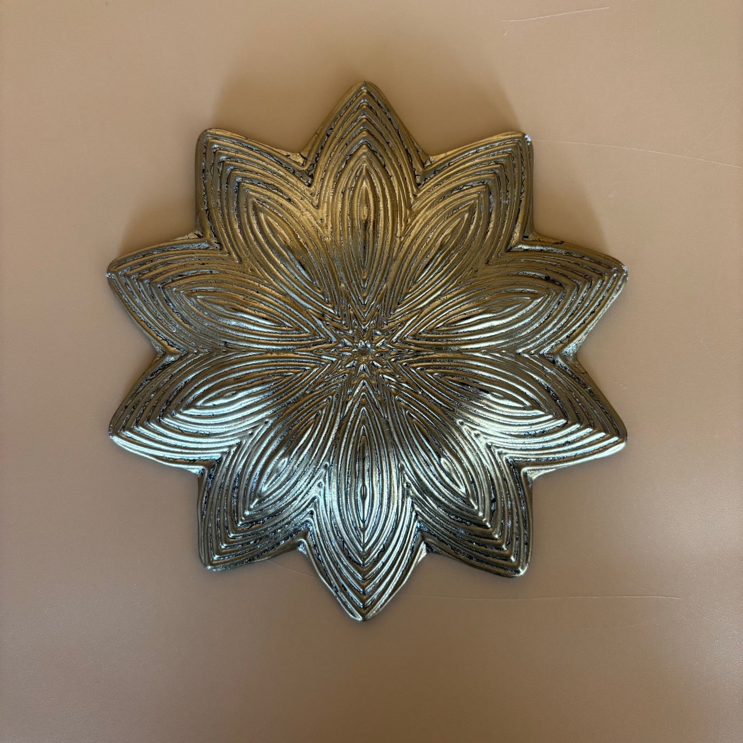 Handmade Turkish Ceramic Star Plate – Point Gold & Silver Metallic Glaze
