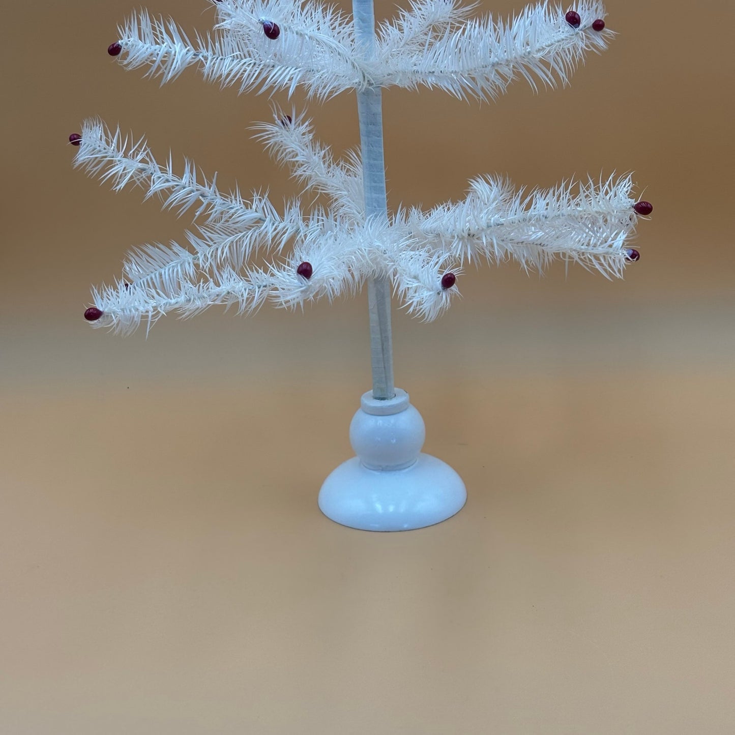 White Feather Goose Christmas Tree with Red Berries – 24” Vintage Style