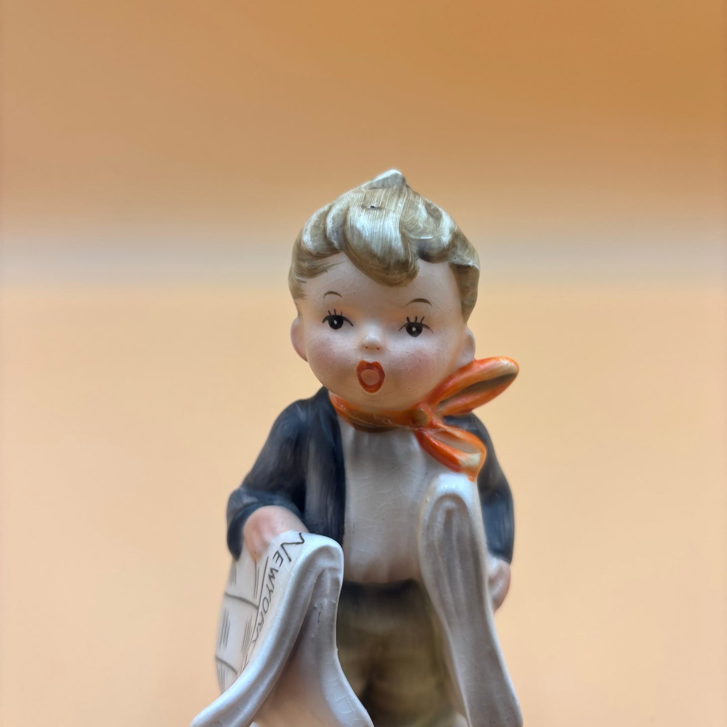 Napco “Newsboy” Porcelain Figurine – AH1B Japan 1950s